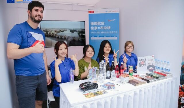 The Czech Embassy participated in the Europe Culture Street fair in Guangzhou