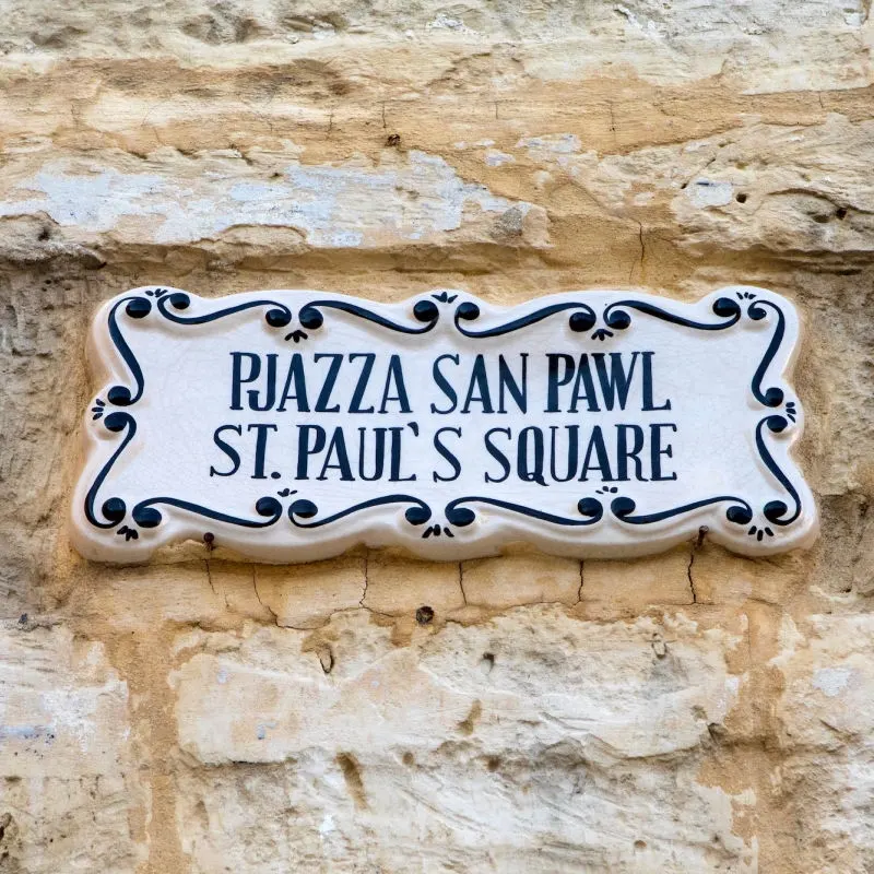 sign in malta