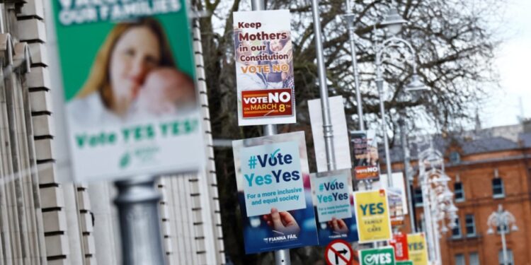 Ireland rejects in referendum constitutional changes on family and women, Evangelical Focus