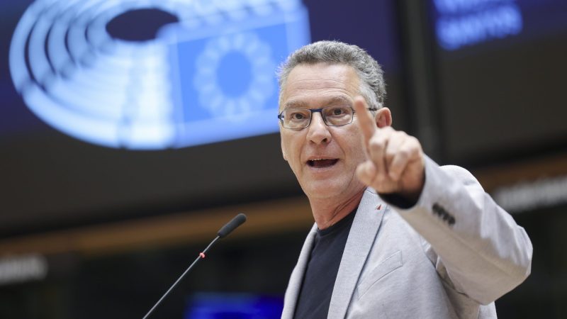 EU migration deal ‘historic’ for Greek government, financial ‘solidarity’ for opposition – Euractiv