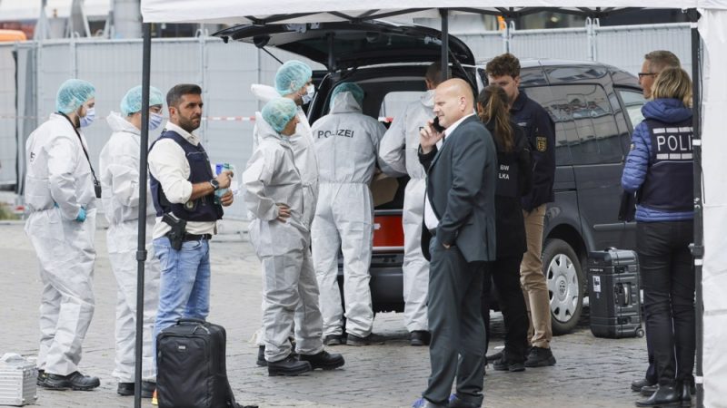 Six wounded in knife attack at German anti-Islam rally – Euractiv
