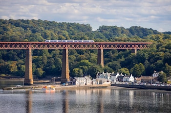 Pretty little Queensferry