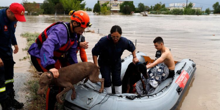 Greece weather forecast: More storms batter Europe as tourists trapped abroad