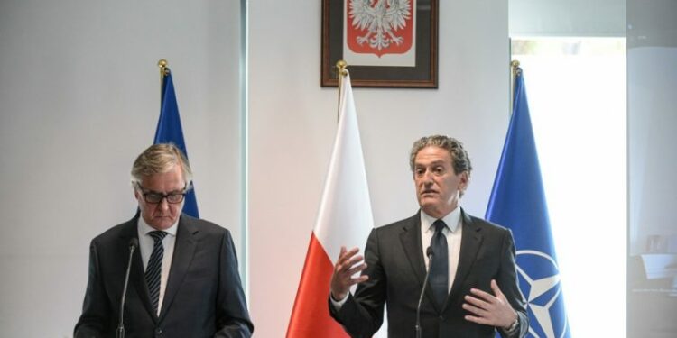 Poland, US launch group against Russian disinformation on Ukraine – Euractiv