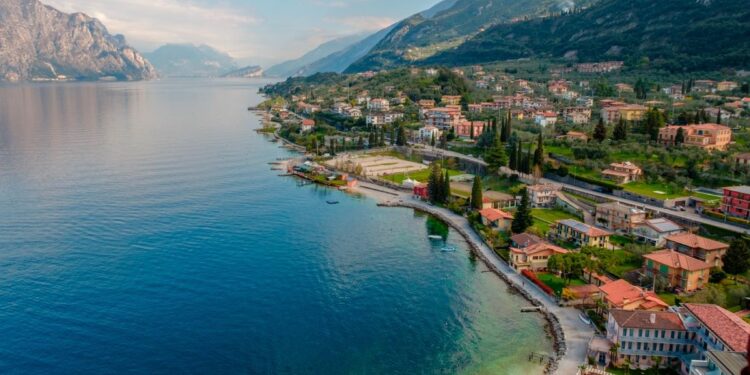 5 Excellent Lakes to Visit in Italy, Beyond Lake Como