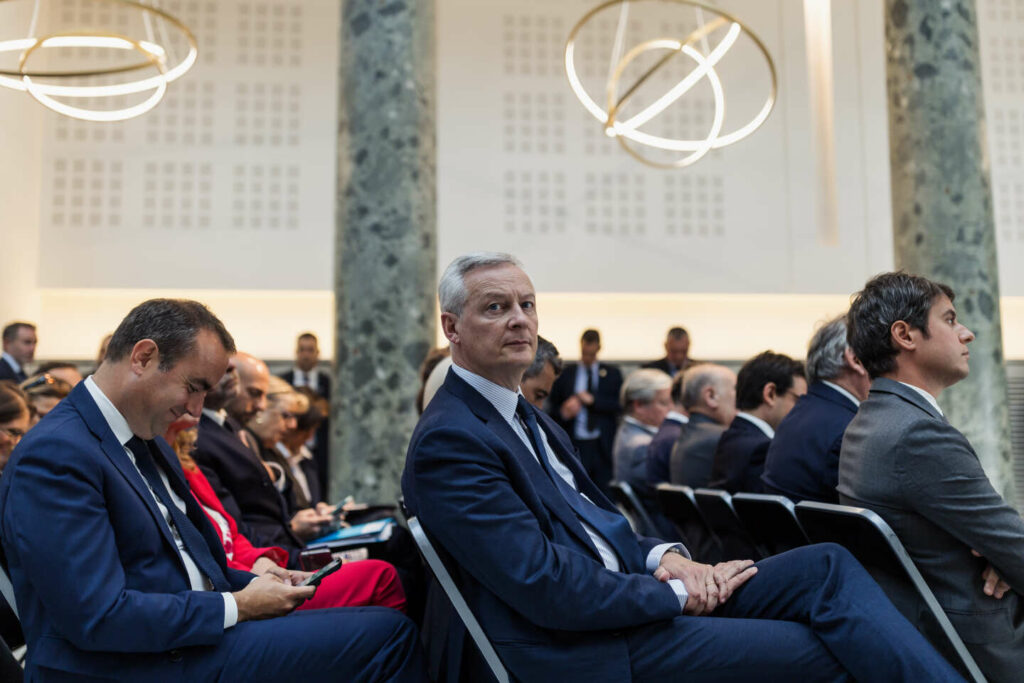 European Commission reprimands France and six countries for breaking budget rules