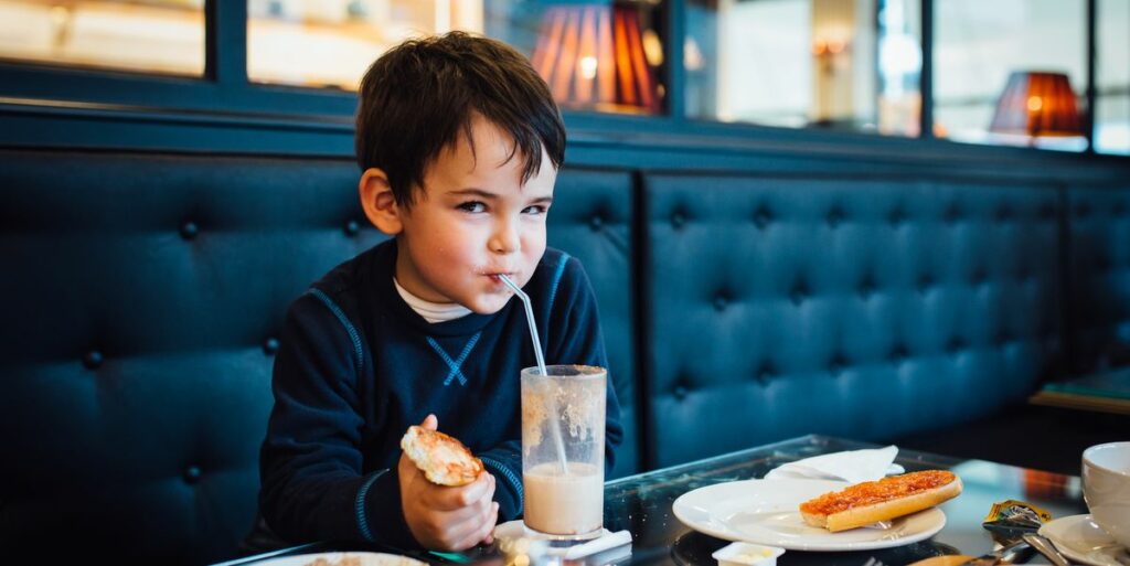 Is It Ever Okay To Bring Kids' Food To A Restaurant?