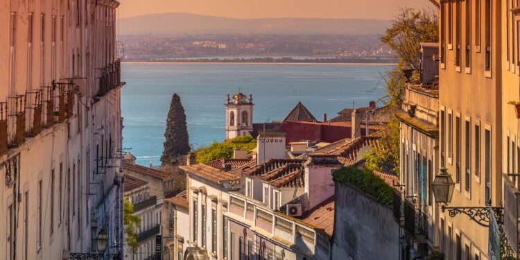 3 Best Neighborhoods In Lisbon Worth Exploring 