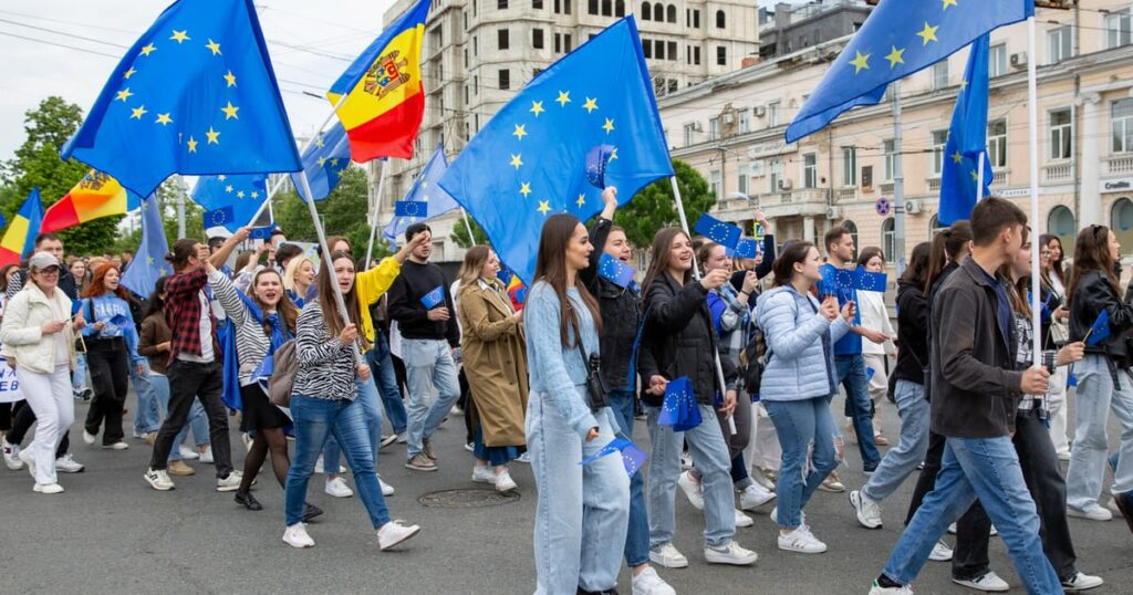 EU ambassadors agree on negotiating frameworks for Ukraine, Moldova – POLITICO