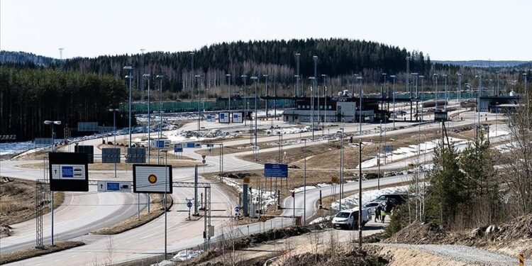 Finland to shut entire border with Russia again