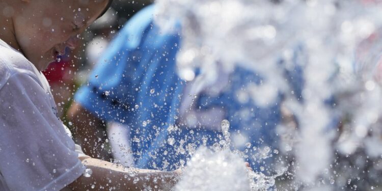 Germany, Hungary, Turkey: Heatwaves and storms disrupt life across Europe