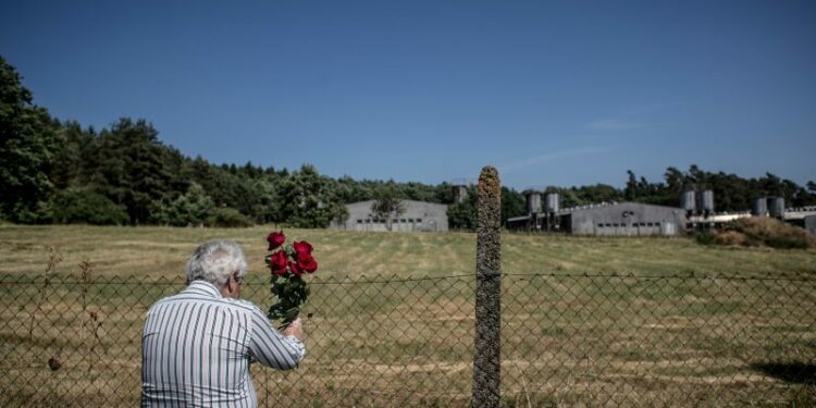 Holocaust remembrance – we cannot stay silent again – Euractiv