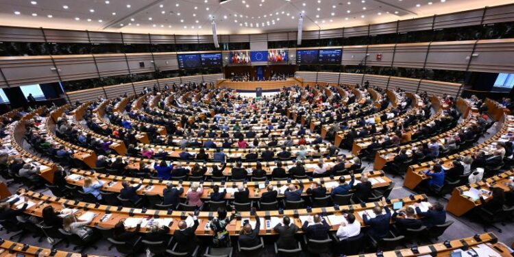 Maximilian Krah: Aide to AfD MEP arrested on suspicion of spying for China