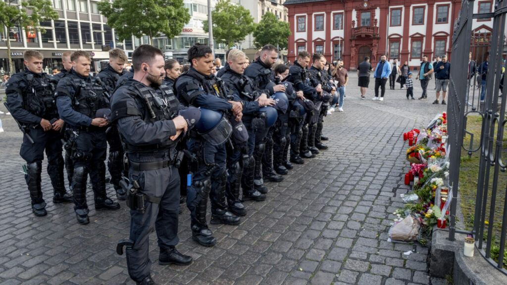 Police officer dies after attack at anti-Islam rally in Germany