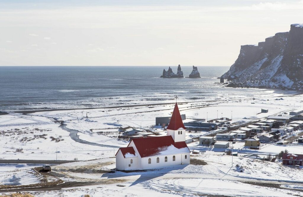 These Are The Best And Worst Times To Visit Iceland In 2024