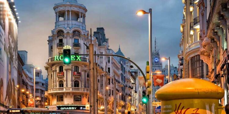 Tourists in Spain warned they risk fine for failing to follow one rule – Travel And Tour World