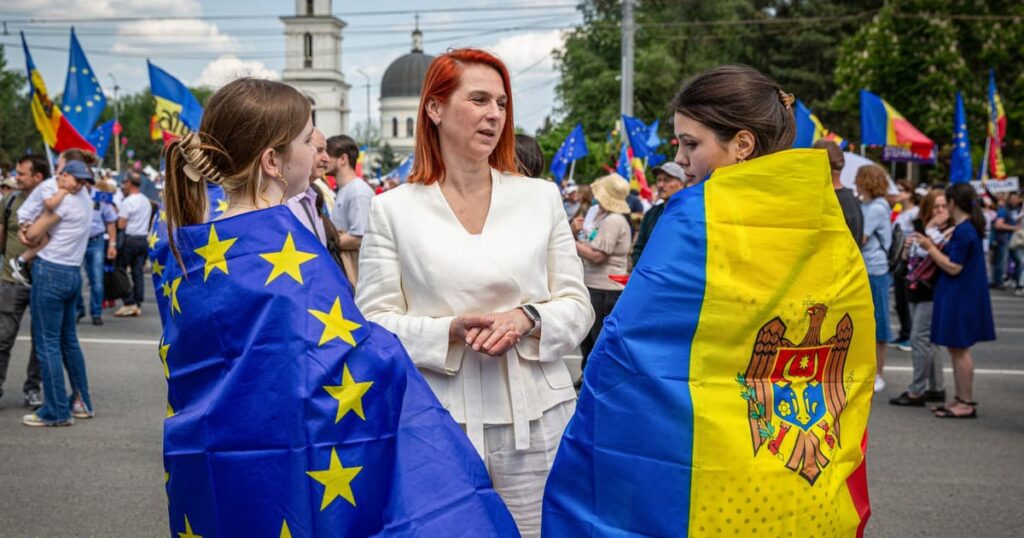 Ukraine and Moldova ready to start negotiations to join the EU, Commission says – POLITICO