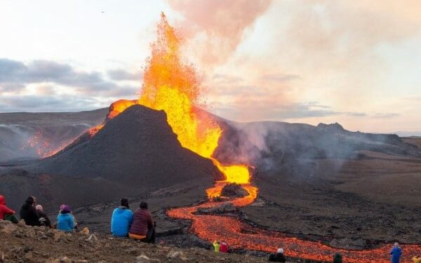 Volcanoes Impact the Icelandic Tourism Industry