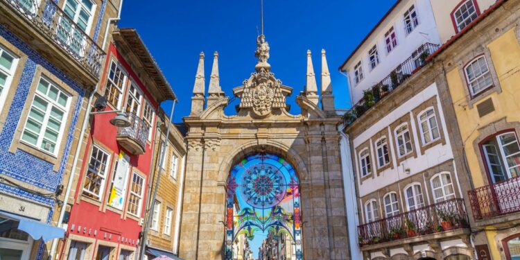 Arco da Porta Nova in braga portugal