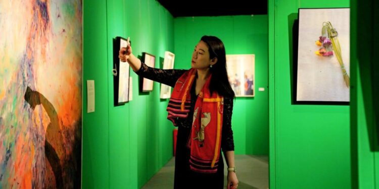 French and Chinese artwork showcased in Chengdu exhibition