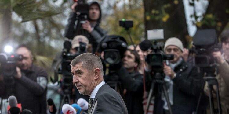 Babiš searches for international allies in anti-immigration course – Euractiv