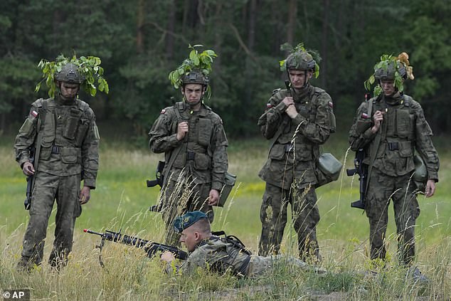 The land army learns new skills as they prepare to protect their country from the likes of Russia