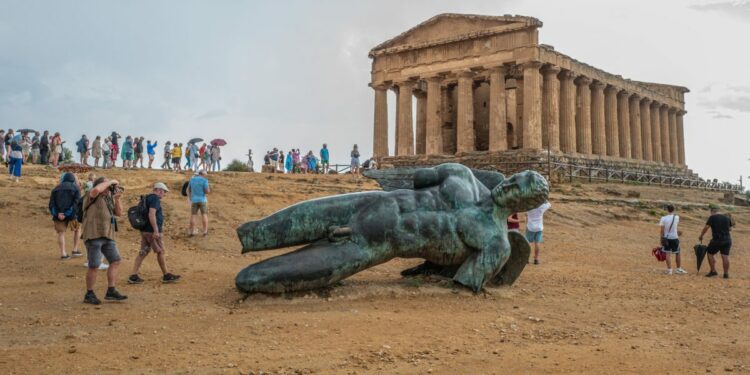 A Sicilian drought is drying up lakes and forcing cities to turn away tourists