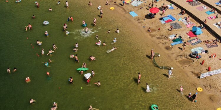 Alerts issued across Europe as heatwave leaves many in lockdown