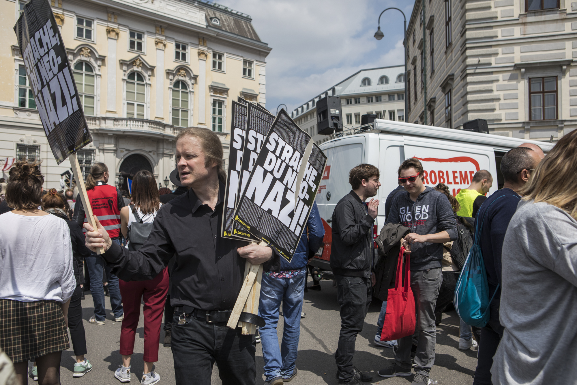 People demonstrate outside the Federal Chancellery after former Austrian Vice-Chancellor Heinz-Christian Strache announced his resignation following the so-called “Ibiza Affair” video on May 18, 2019 in Vienna, Austria.