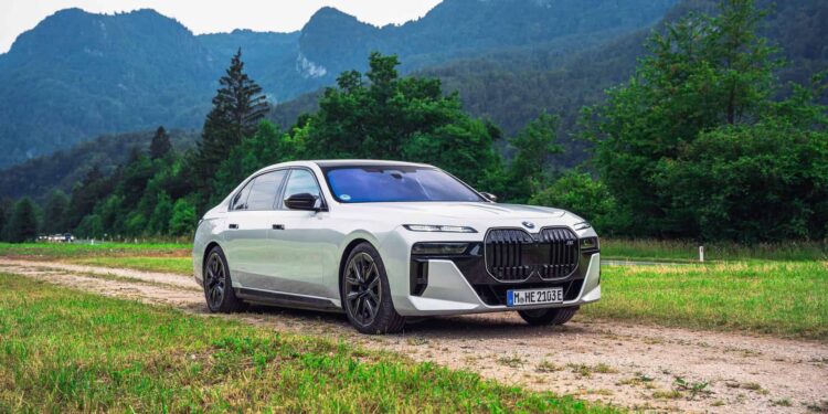 2024 BMW M760e Plug-In Hybrid Review