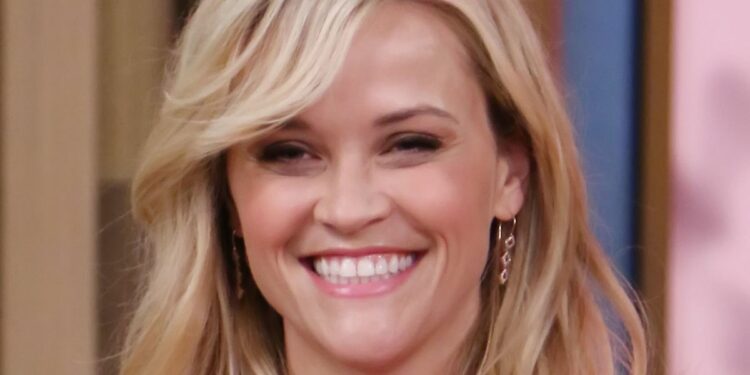 6 Times Reese Witherspoon Made Her Toddler Breakfast And It Was Adorable