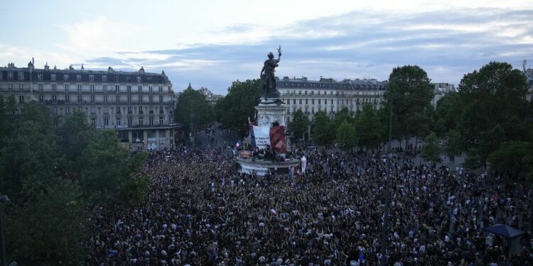 European markets prepare for French political turmoil