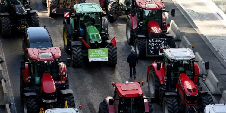 Farmers in Belgium and across the EU vow to keep protest movement going - newseu.cgtn.com