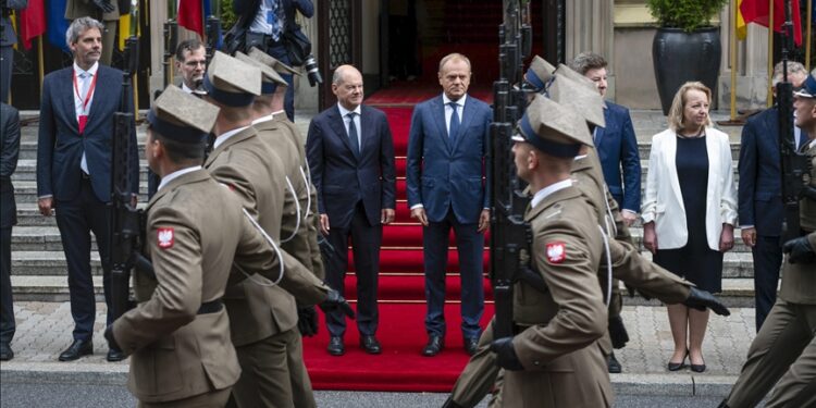 Germany, Poland vow to enhance defense cooperation