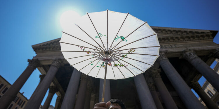 Southern Europe scorched by heat wave as temperatures surpass 40°C