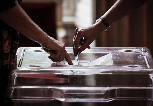 Strong turnout in French parliamentary vote