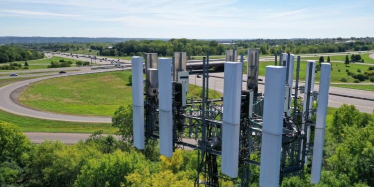 Hungary to drop reference to telecoms market consolidation in new Council conclusions – Euractiv
