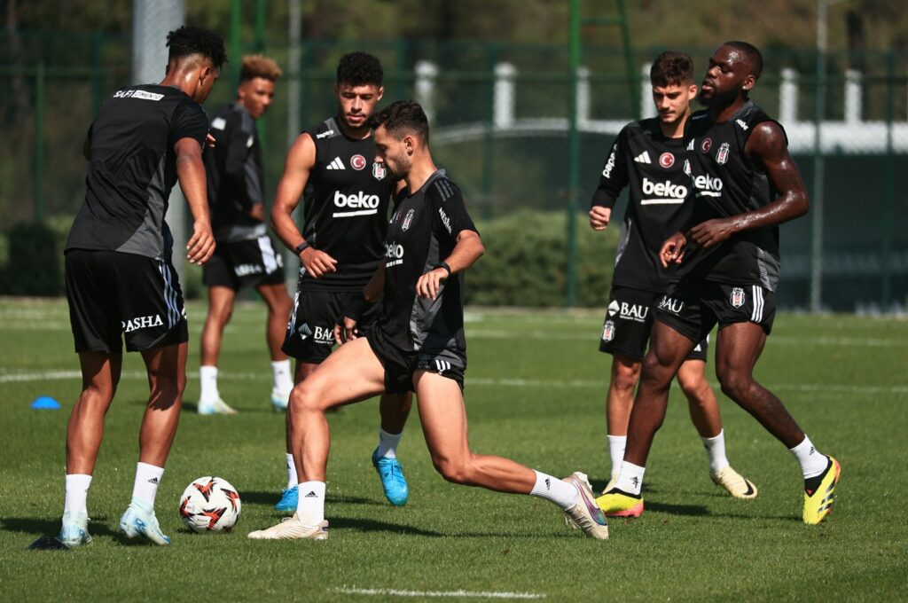 Beşiktaş kick off Europa League campaign as they face tricky Ajax