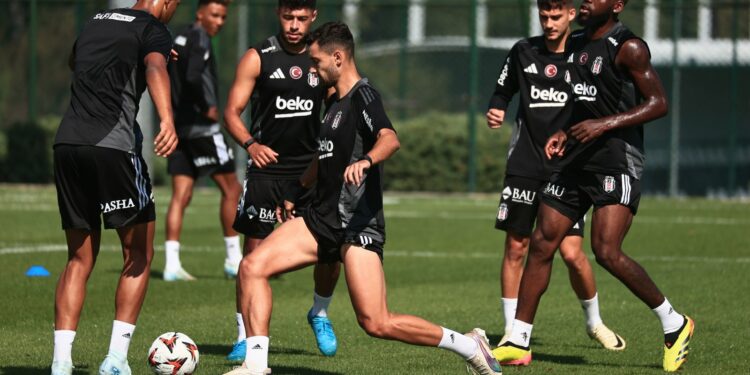 Beşiktaş kick off Europa League campaign as they face tricky Ajax