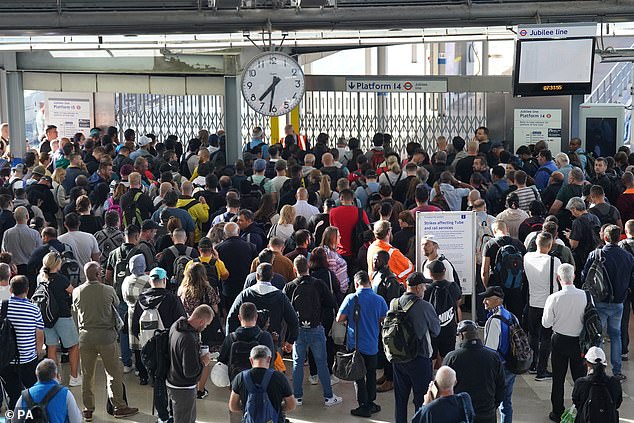 Huge crowds by the Jubilee line platforms at Stratford station following a strike in June 2022