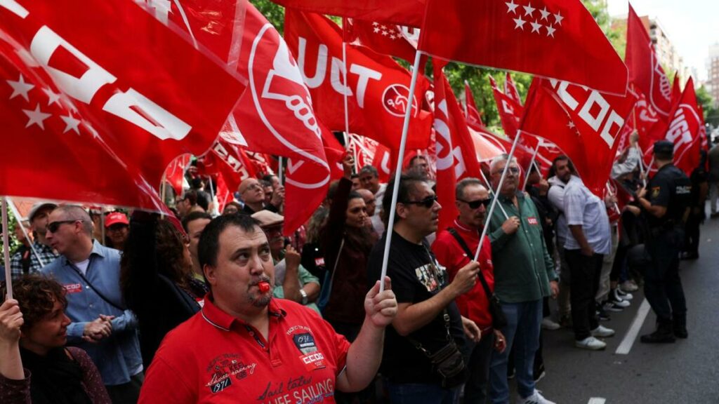 Unions in Spain protest in push to reduce working hours - News