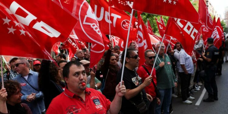 Unions in Spain protest in push to reduce working hours - News