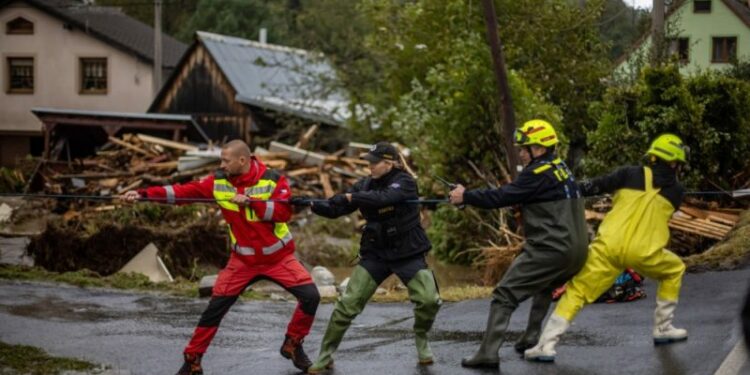 Czechia, Poland seek EU help against floods as Slovak government aid deemed insufficient – Euractiv