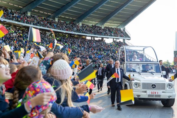 Pope Francis rides through the crowd at King Baudouin Stadium in Brussels, Belgium, Sunday, Sept. 29, 2024. Credit: Daniel Ibáñez/CNA