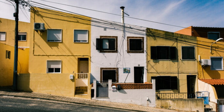 The housing project that came out of Portugal’s Carnation Revolution · Global Voices