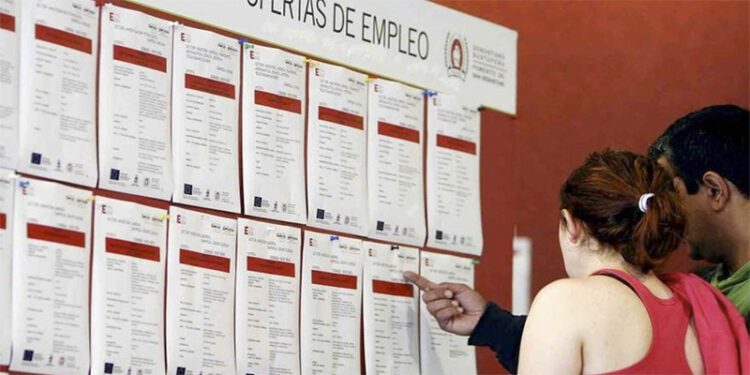 Spain Leads Long-Term Unemployment in EU: 585,000 Unemployed for 4 Years