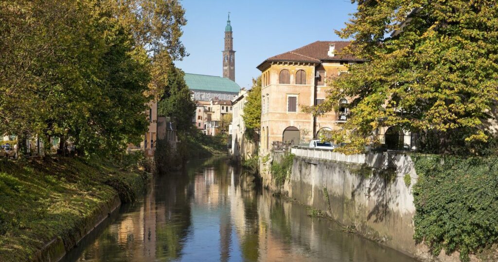 Beautiful Italian city with hardly any tourists and famous neighbours | World | News