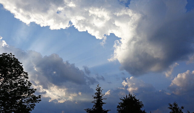 Bulgaria: Cold Winds and Rain Mark the Start of the Week in Bulgaria