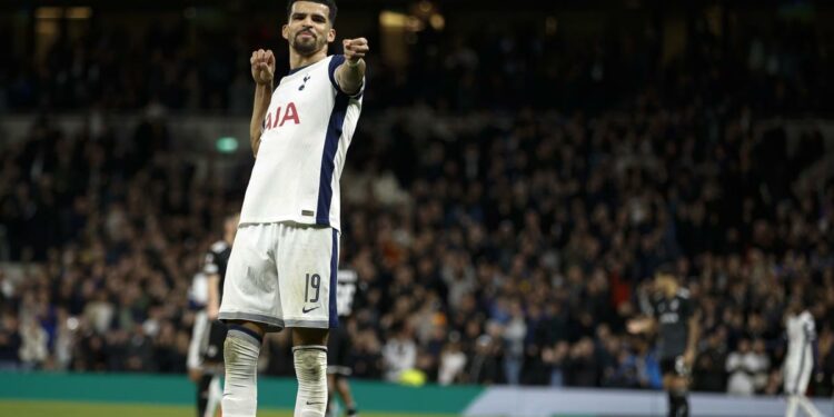 Europa League roundup: Tottenham overcomes late start, early red card to post 3-0 win in revamped competition