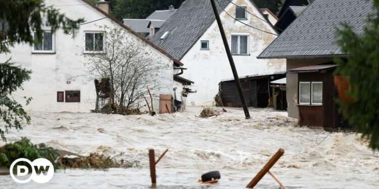 Floods claim at least 15 lives in Central, Eastern Europe – DW – 09/16/2024